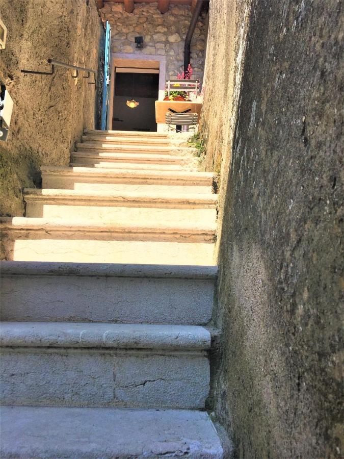 Il Girasole Apartamento Caprino Veronese Exterior foto